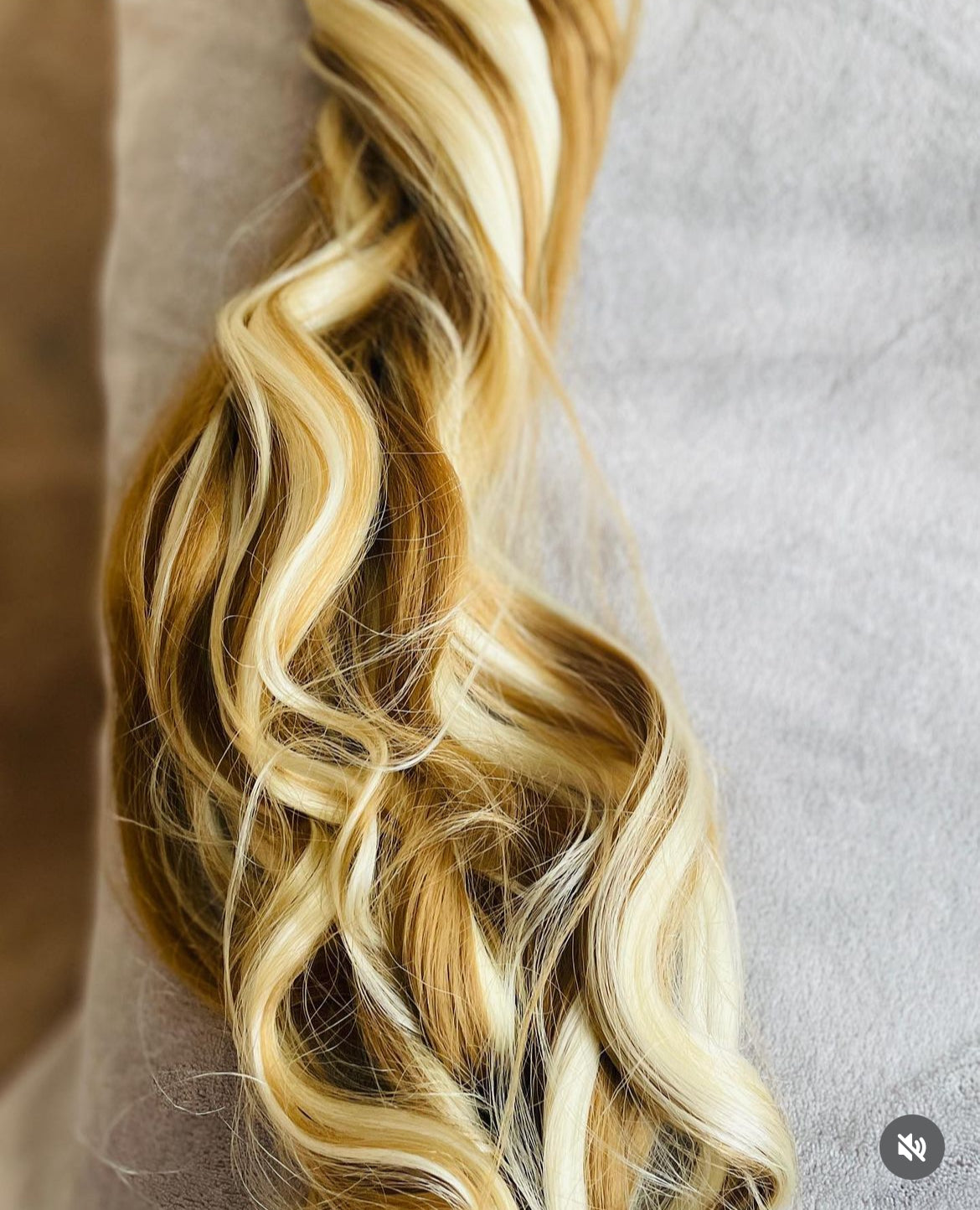 Luxe braiding fibre in Cafe Latte
